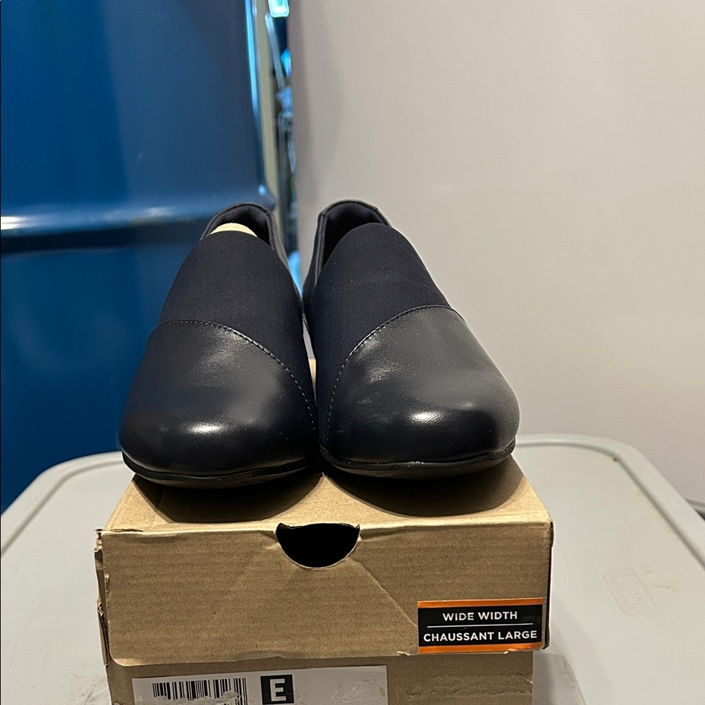 WOMENS Black Slip-On Shoes